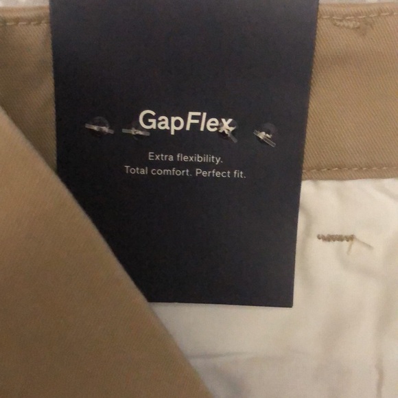 NWT GAP ESSENTIAL KHAKI SKINNY,comfort stretch waistaband,mid rise,skinny leg - Picture 4 of 10